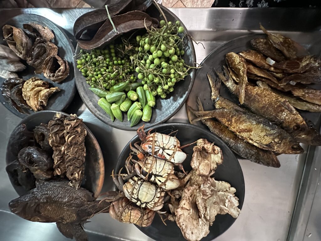 Asante cooking local ingredients